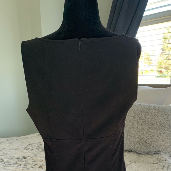 Classic Sexy Little Black Dress in excellent condition. Size Medium Mac & Jac - Picture 6 of 11